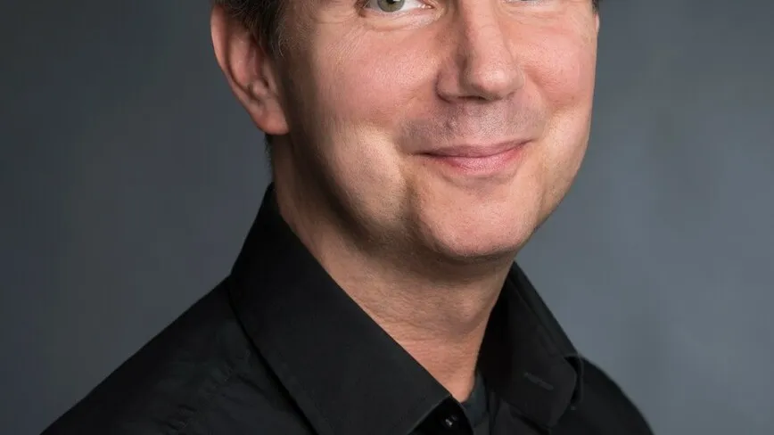 Porträtfoto von Aurel Schwarz.